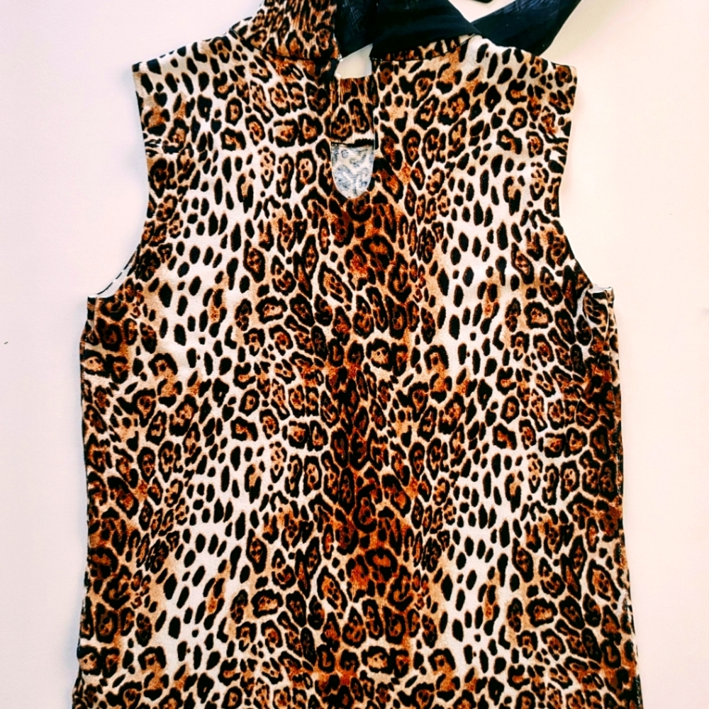 Leopard print blouse.Size S.